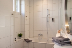 Hufelandstern_Bad_Fenster_Dusche